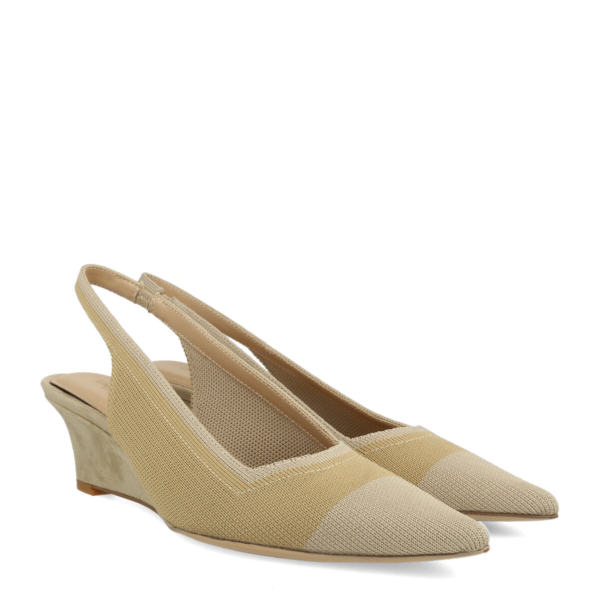 1002.01.7FK.BGND — CHANEL IN FLYKNIT BEIGE/NUDE