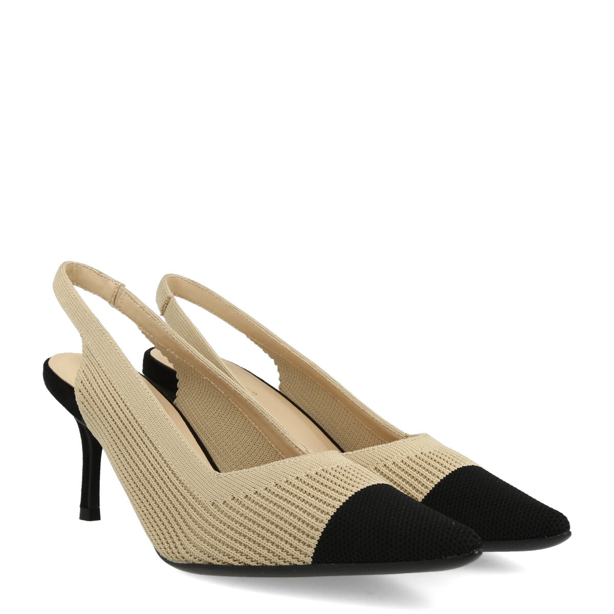 509.01.26BLKBG — CHANEL IN FLYKNIT  BLACK/BEIGE